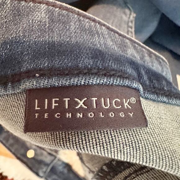 NYDJ Ava Daring Ankle Flare Fray Hem Jeans  Size 16 Foundry - Picture 4 of 15